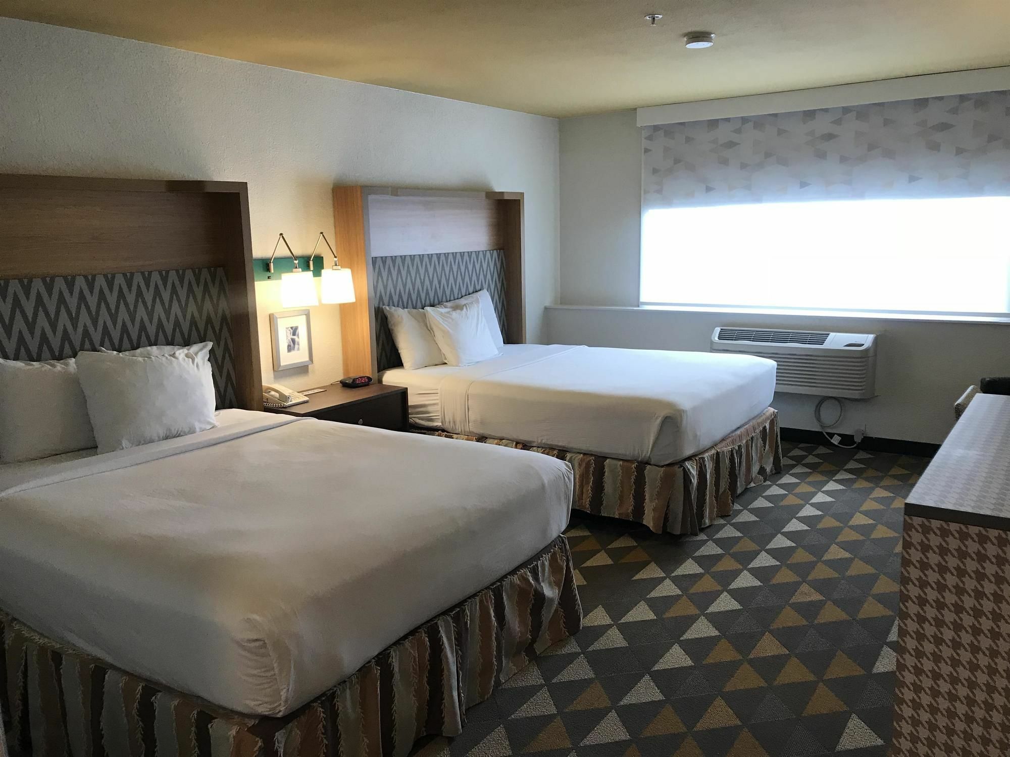 Holiday Inn Tacoma Mall By Ihg Экстерьер фото