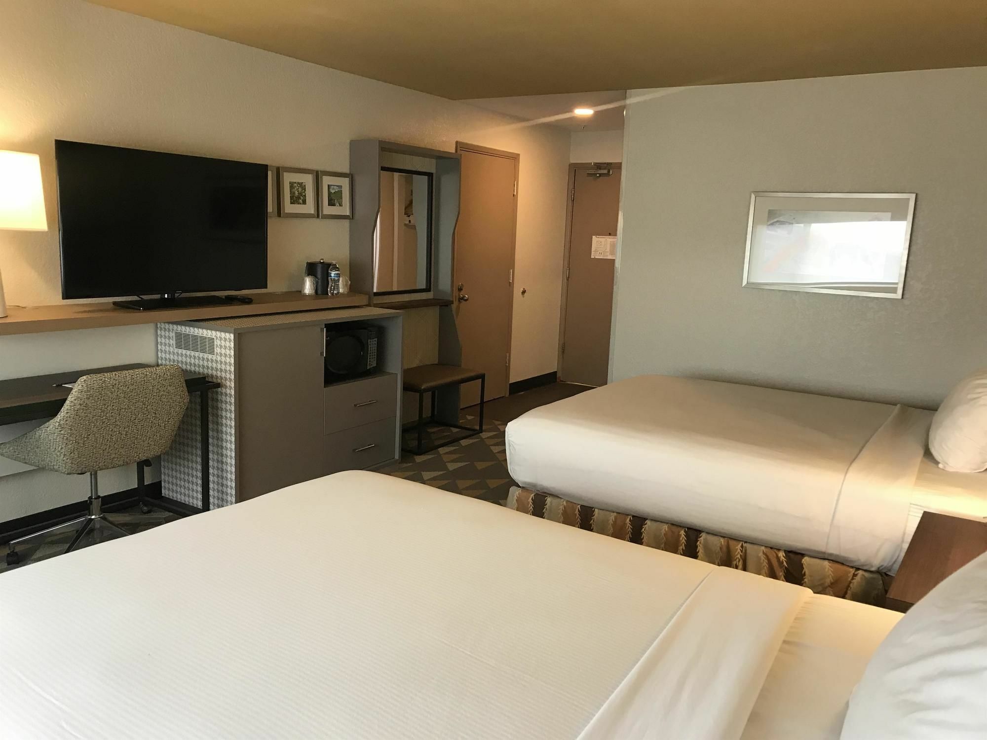 Holiday Inn Tacoma Mall By Ihg Экстерьер фото